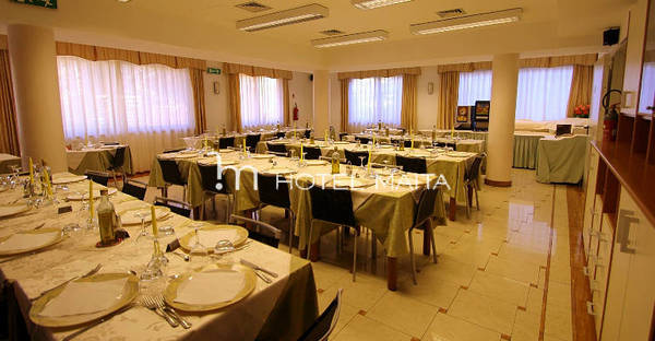 Toscane - HOTEL MAITA *** - Lido di Camaiore (LU) - Sala Ristorante, Realizziamo Piatti della Tradizionale Cucina Toscana